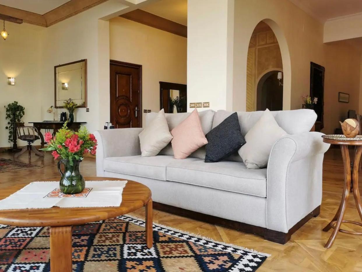 Luxury On The Nile - Zamalek Apartments Cairo Exterior photo